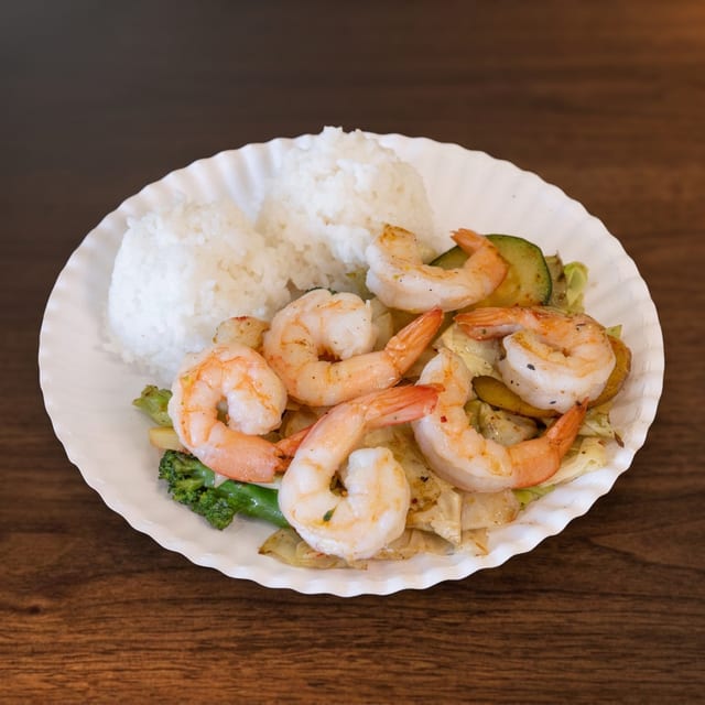 2.Garlic Sautéed Shrimps With Mixed Vegetables (Lunch & Dinner).