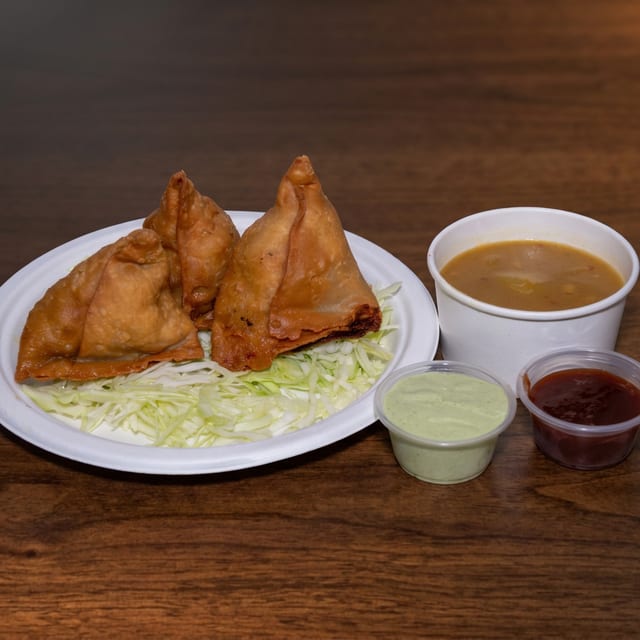 41. Samosa With Veg Curry (3 Pcs.).